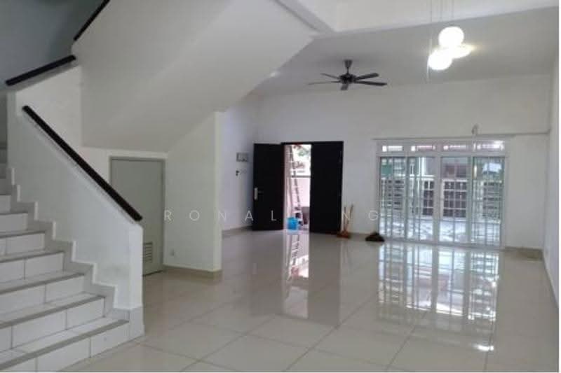 2-storey Terraced House for Rent in Relau (Sungai Ara) - Ronald Ng - Living Room - PropertyGuru.com.my
