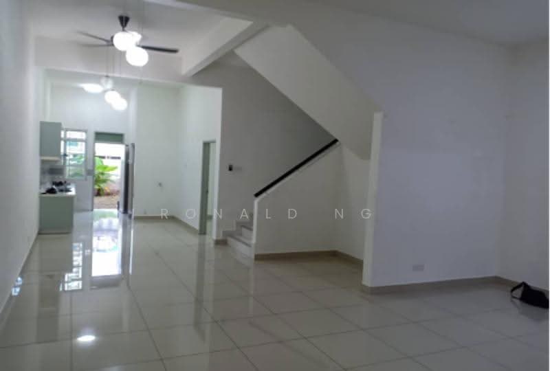 2-storey Terraced House for Rent in Relau (Sungai Ara) - Ronald Ng - Living Room - PropertyGuru.com.my
