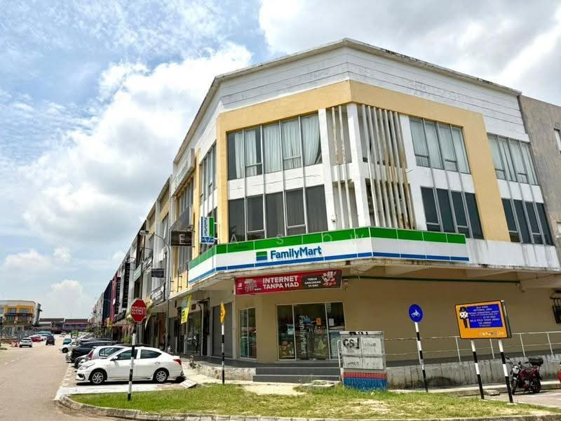 Shop for Sale in Taman Ungku Tun Aminah (Skudai) - Eva Siow - Exterior - PropertyGuru.com.my