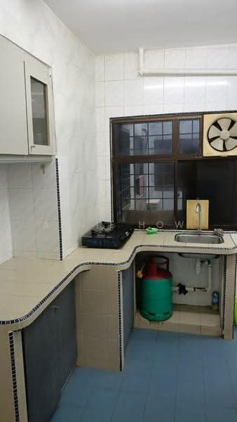 Pangsapuri untuk Disewa di Teratai Mewah Apartment Block 4 & 6 - Annie How - Kitchen - PropertyGuru.com.my