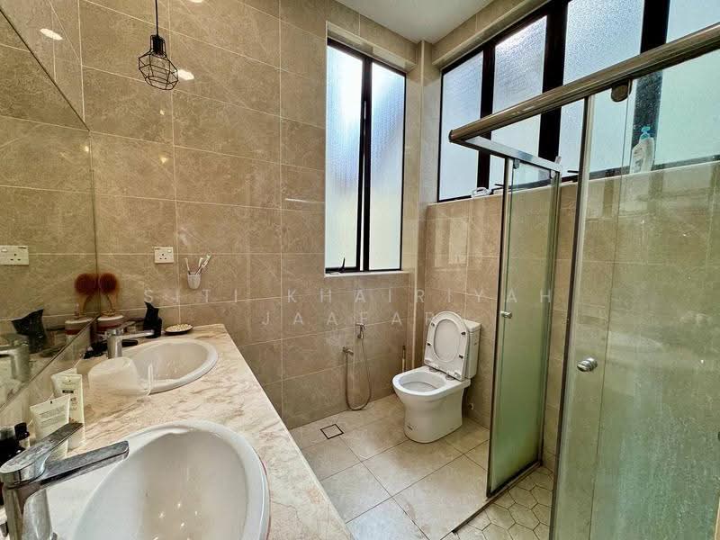 Rumah Berkembar untuk Dijual di Bukit Jelutong (Shah Alam) - SITI KHAIRIYAH JAAFAR - Bathroom - PropertyGuru.com.my