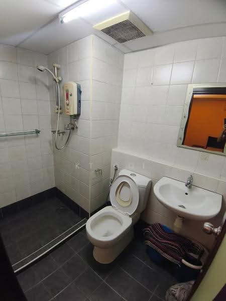 Kondominium untuk Disewa di Menara Jaya - KT Ooi - Bathroom - PropertyGuru.com.my