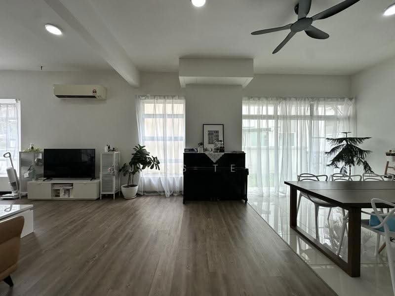 Semi-Detached House for Sale in Setia Eco Park (Setia Alam) - Jess Tee - Living Room - PropertyGuru.com.my