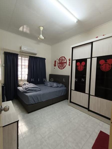 Rumah Teres 1-Tingkat untuk Dijual di Taman Duyong Indah (Duyong) - Ching Linn Sei - Bedroom - PropertyGuru.com.my