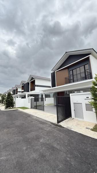 2-storey Terraced House for Sale in Austin Crest (Johor Bahru) - Yvonne Ho - Exterior - PropertyGuru.com.my