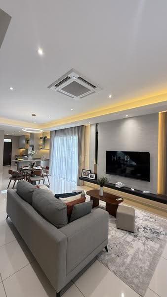 2-storey Terraced House for Sale in Austin Crest (Johor Bahru) - Yvonne Ho - Living Room - PropertyGuru.com.my