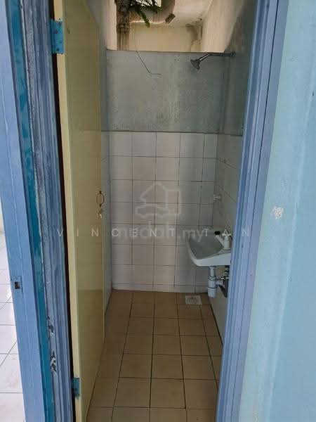 Apartment for Rent at Palma Apartment (Bandar Country Homes) - Vincent Tan - Bathroom - PropertyGuru.com.my