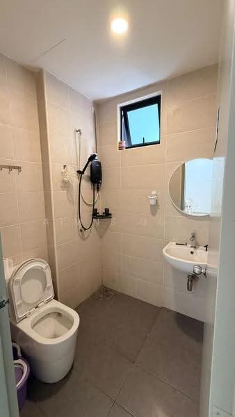 Kediaman Servis untuk Disewa di B11 Parkland Residence - Aimns Goy - Bathroom - PropertyGuru.com.my