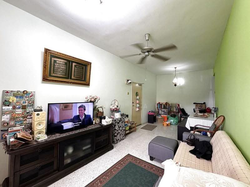 Pangsapuri untuk Dijual di Sri Melor (Mulberry Court) - Azli Ibrahim - Living Room - PropertyGuru.com.my