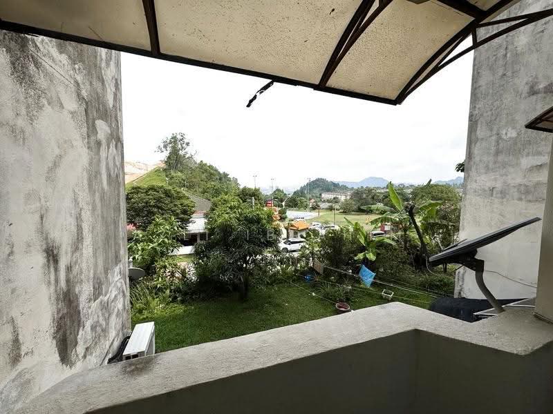 Pangsapuri untuk Dijual di Sri Melor (Mulberry Court) - Azli Ibrahim - Balcony - PropertyGuru.com.my
