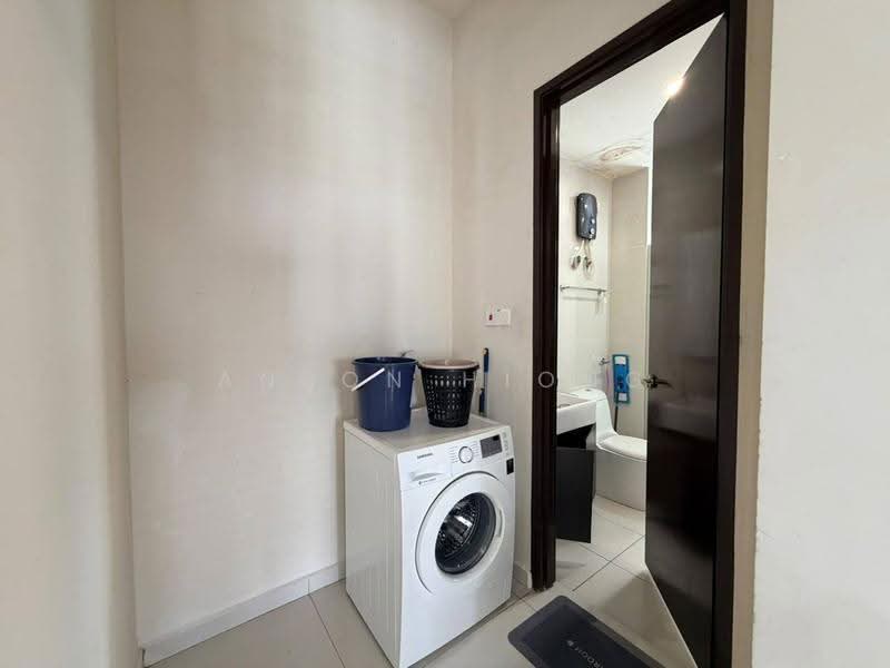 Kondominium untuk Dijual di Bay Point @ Country Garden Danga Bay - Anson Hiong - Bathroom - PropertyGuru.com.my