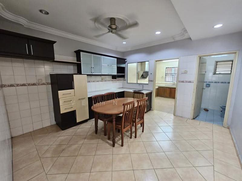 Rumah Teres 2-Tingkat untuk Dijual di Kota Kemuning (Shah Alam) - Evelyn Khoo - Kitchen - PropertyGuru.com.my