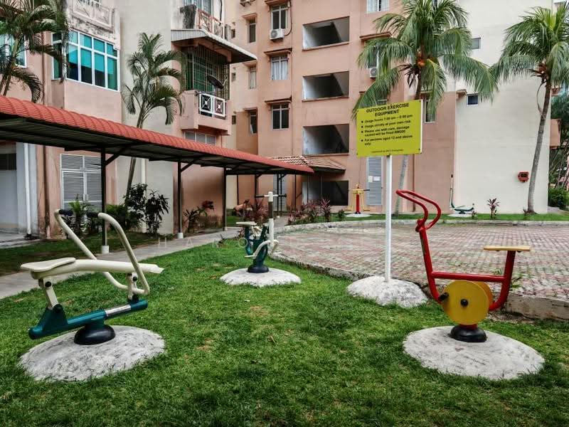 Kondominium untuk Dijual di Azuria Condominium - Harold Lee - Exterior - PropertyGuru.com.my