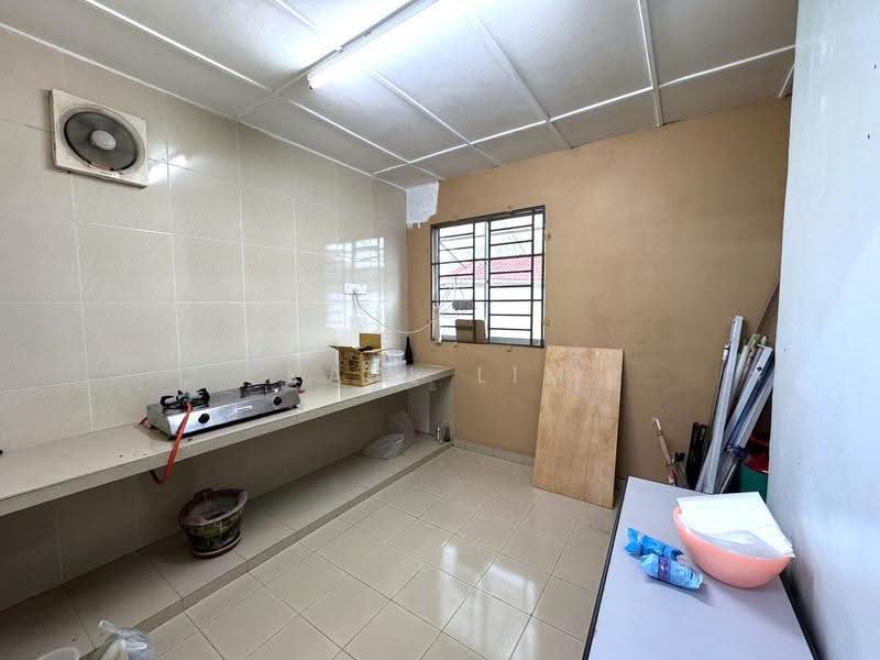 Rumah Teres 1-Tingkat untuk Dijual di Taman Pelangi Indah (Ulu Tiram) - Karl Lim - Kitchen - PropertyGuru.com.my