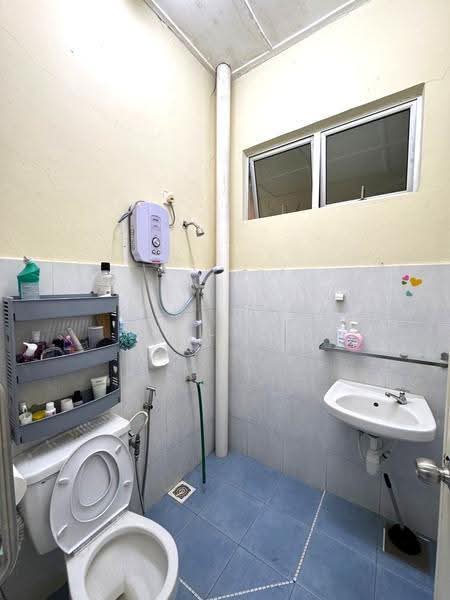 Rumah Teres 1-Tingkat untuk Dijual di Taman Pelangi Indah (Ulu Tiram) - Karl Lim - Bathroom - PropertyGuru.com.my