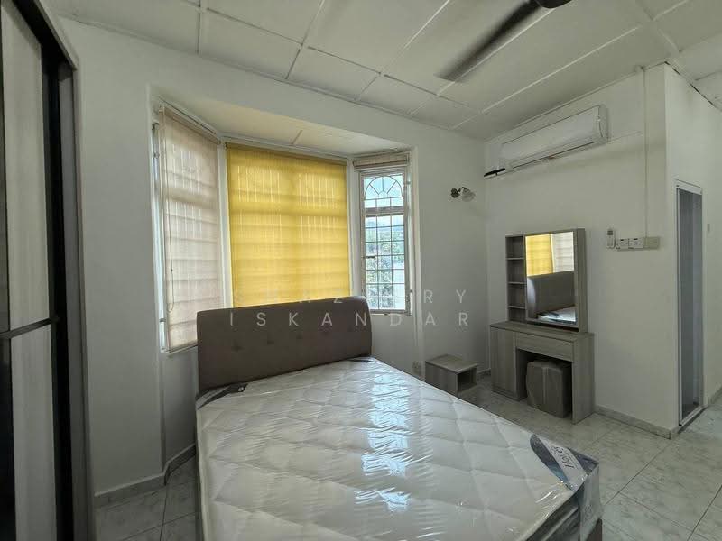 Rumah Teres 2-Tingkat untuk Dijual di Kampung Tasik Tambahan (Ampang) - Shaziery Iskandar - PropertyGuru.com.my