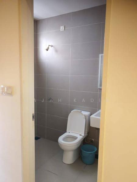 Terraced House for Sale in Bandar Sri Sendayan (Negeri Sembilan) - Najah Kadir - Bathroom - PropertyGuru.com.my