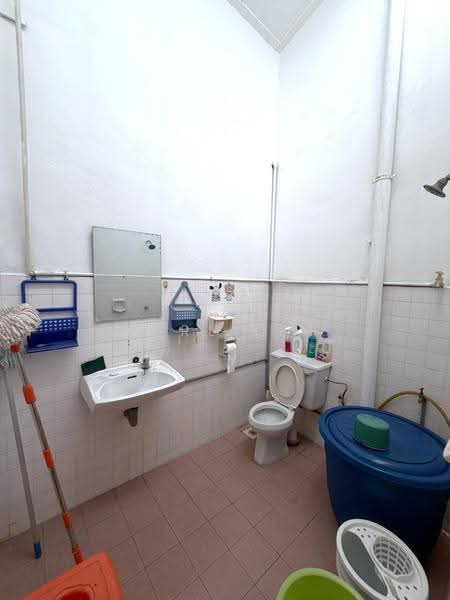 Rumah Teres 2-Tingkat untuk Dijual di Taman Tasek (Johor Bahru) - Karl Lim - Bathroom - PropertyGuru.com.my