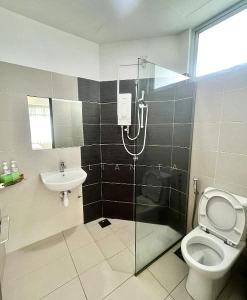 Condominium for Sale at LakeView Residency - Lilian Ta - Bathroom - PropertyGuru.com.my
