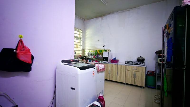 Semi-Detached House for Sale in Bandar Baru Peramu (Pekan) - Mohammad Azizi - Kitchen - PropertyGuru.com.my