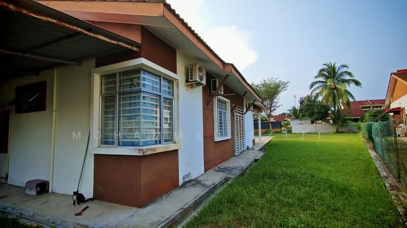 Semi-Detached House for Sale in Bandar Baru Peramu (Pekan) - Mohammad Azizi - Exterior - PropertyGuru.com.my