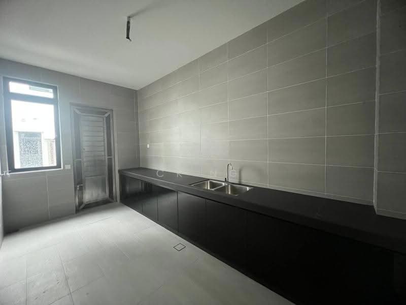 Rumah Teres 2-Tingkat untuk Dijual di Bandar Seri Alam (Masai) - CK Ng - Kitchen - PropertyGuru.com.my