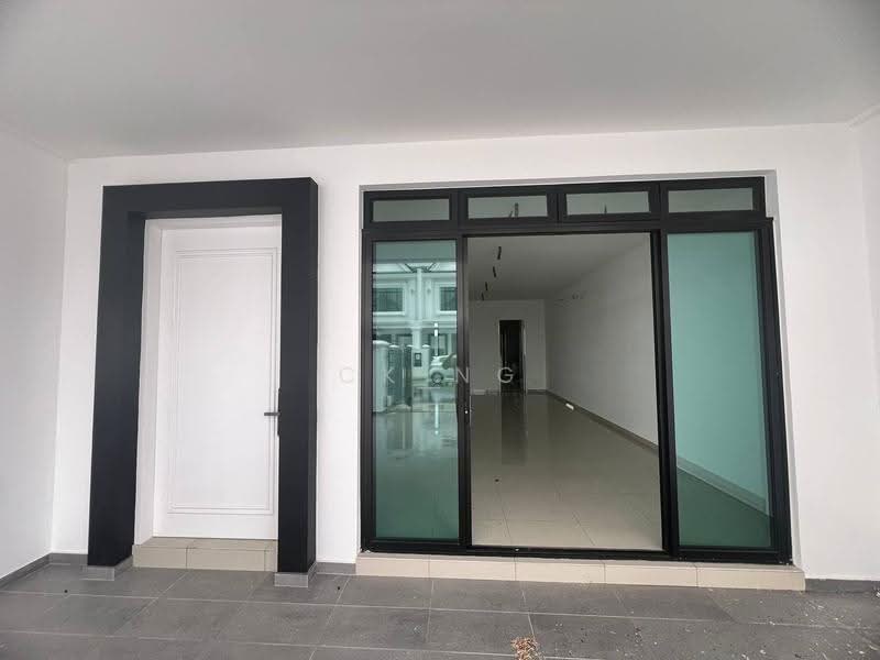 Rumah Teres 2-Tingkat untuk Dijual di Bandar Seri Alam (Masai) - CK Ng - Entrance - PropertyGuru.com.my