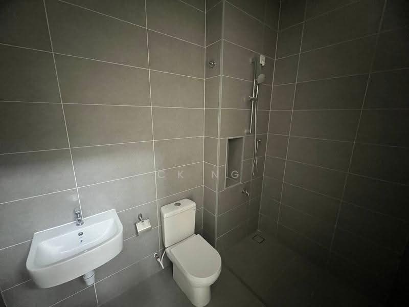 Rumah Teres 2-Tingkat untuk Dijual di Bandar Seri Alam (Masai) - CK Ng - Bathroom - PropertyGuru.com.my
