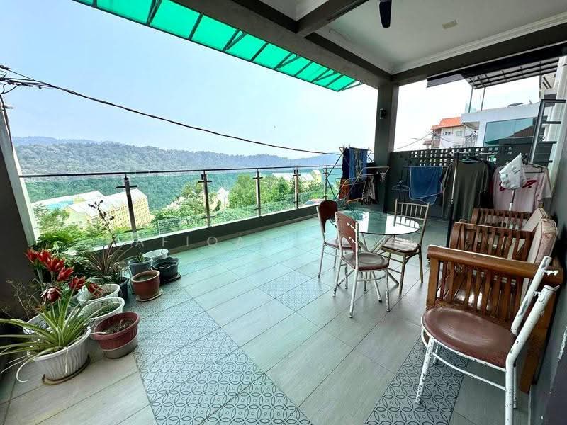 Rumah Teres 2.5-Tingkat untuk Dijual di Ukay Perdana (Ulu Kelang) - Afiqah zaidi - Balcony - PropertyGuru.com.my