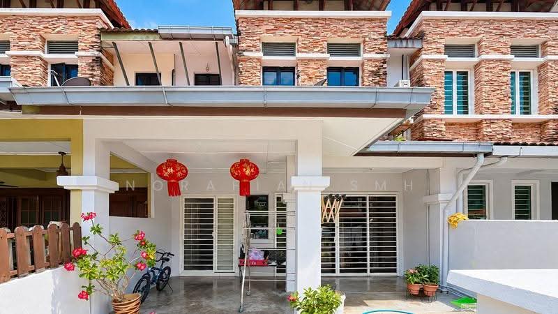 2-storey Terraced House for Sale in Bandar Nusaputra (Puchong) - Norafian SMH - Exterior - PropertyGuru.com.my