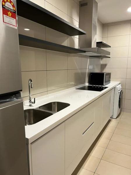 Kediaman Servis untuk Dijual di The Park Sky Residence - Yong Quan - Kitchen - PropertyGuru.com.my