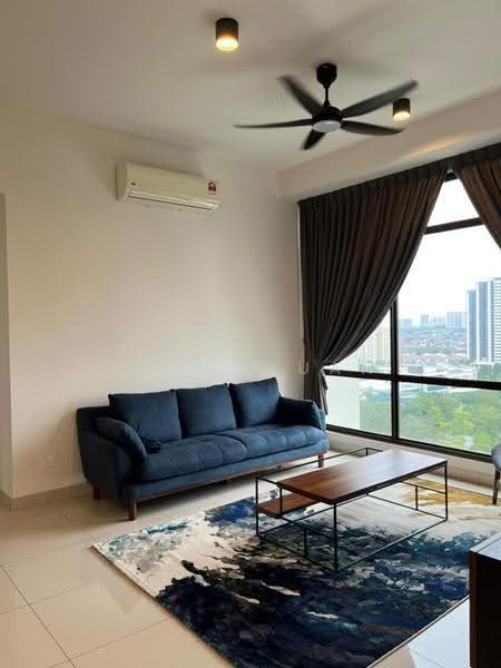 Kediaman Servis untuk Dijual di The Park Sky Residence - Yong Quan - Living Room - PropertyGuru.com.my