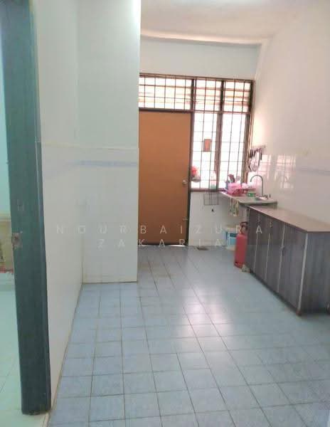Rumah Teres untuk Dijual di Bandar Baru Salak Tinggi (Sepang) - NOURBAIZURA ZAKARIA - Kitchen - PropertyGuru.com.my