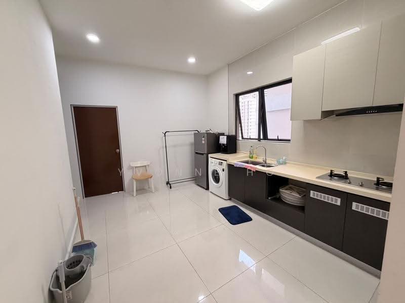 Kondominium untuk Disewa di Bay Point @ Country Garden Danga Bay - Yvonne Ho - Kitchen - PropertyGuru.com.my