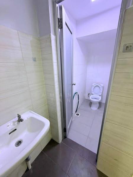 2-storey Terraced House for Rent in Taman Johor Jaya (Johor Bahru) - Samantha Tang - Bathroom - PropertyGuru.com.my