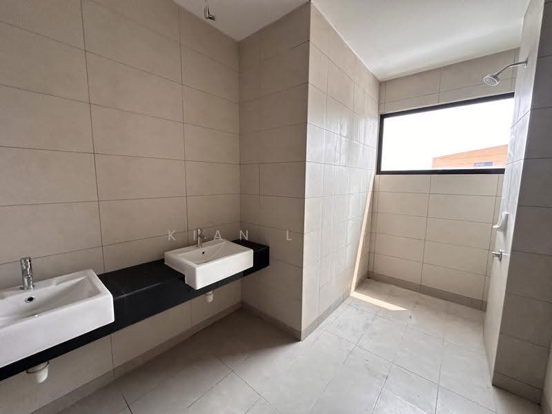 Rumah Teres 2.5-Tingkat untuk Dijual di Kajang (Selangor) - Kian Leap - Bathroom - PropertyGuru.com.my