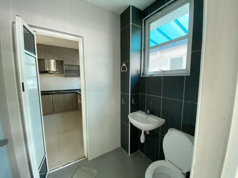 Semi-Detached House for Rent in Selayang (Selangor) - Nicole . - Kitchen - PropertyGuru.com.my