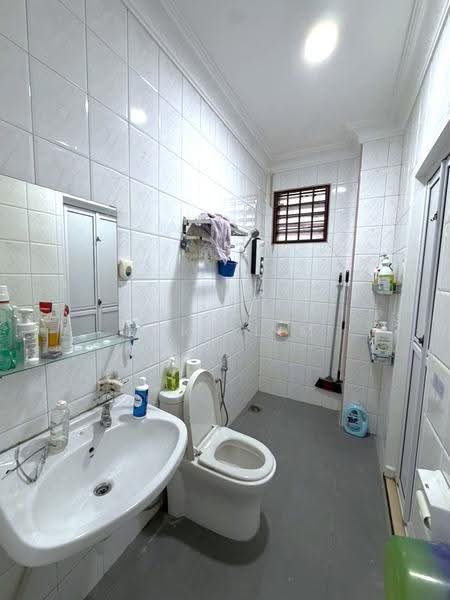 Rumah Teres 2-Tingkat untuk Dijual di Permas Jaya (Johor Bahru) - Karl Lim - Bathroom - PropertyGuru.com.my