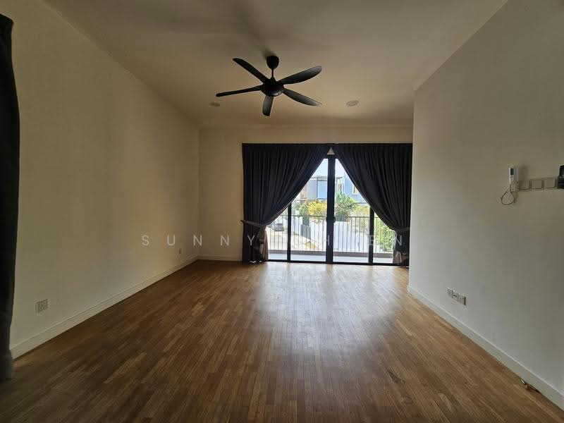 Rumah Berkembar untuk Dijual di Bandar Sungai Long (Selangor) - Sunny Chien - Living Room - PropertyGuru.com.my