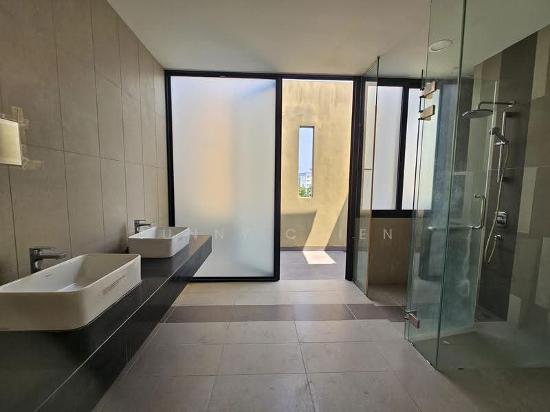 Rumah Berkembar untuk Dijual di Bandar Sungai Long (Selangor) - Sunny Chien - Bathroom - PropertyGuru.com.my