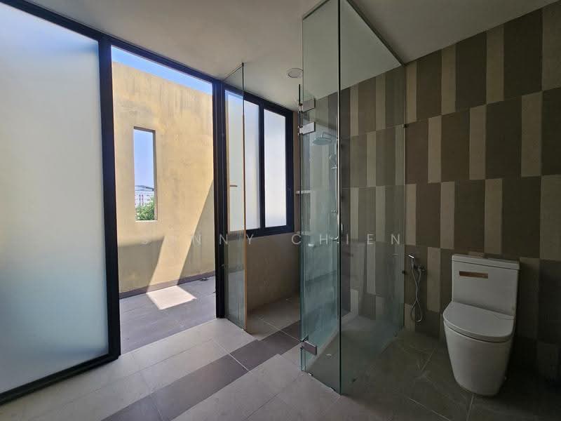Rumah Berkembar untuk Dijual di Bandar Sungai Long (Selangor) - Sunny Chien - Bathroom - PropertyGuru.com.my