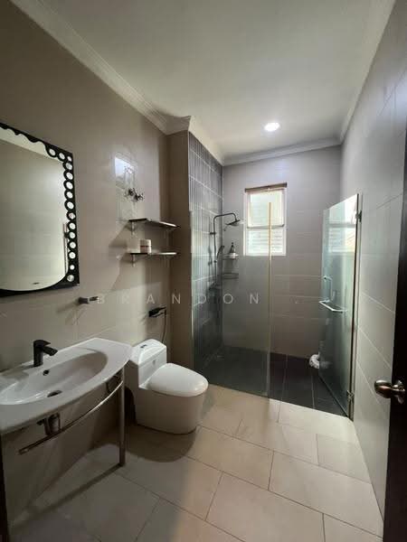 Rumah Berkembar untuk Disewa di Beverly Heights (Ampang) - Brandon . - Bathroom - PropertyGuru.com.my