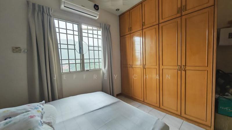 Pangsapuri untuk Dijual di Desa Pinang - Jeffrey Chan - Bedroom - PropertyGuru.com.my
