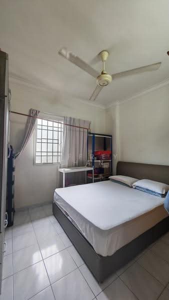 Pangsapuri untuk Dijual di Desa Pinang - Jeffrey Chan - Bedroom - PropertyGuru.com.my