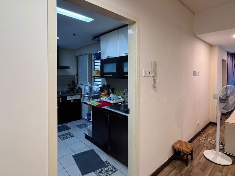 Service Residence for Sale at i-Zen @ Kiara 2 - Evelyn Seah - Kitchen - PropertyGuru.com.my