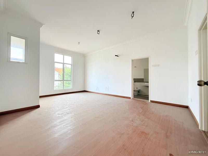 3-storey Terraced House for Sale in Anjung Sari (Setia Alam) - Ryan . - Living Room - PropertyGuru.com.my