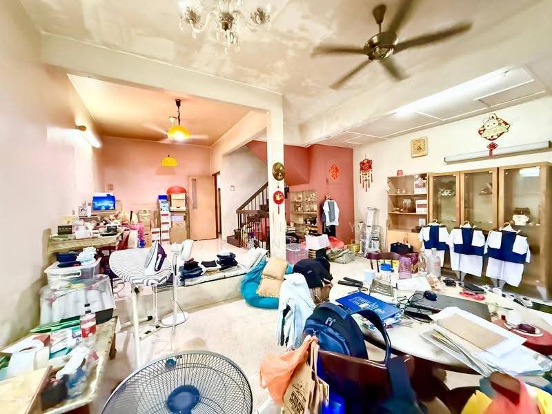 Rumah Teres 2-Tingkat untuk Dijual di Taman Mega Jaya (Ampang) - Shaziery Iskandar - Living Room - PropertyGuru.com.my
