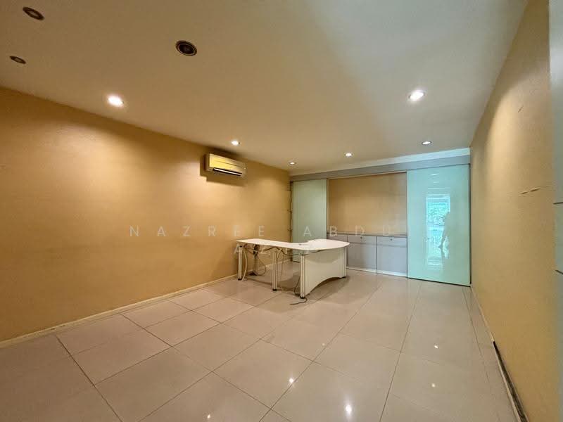 Shop for Rent in Neo Cyber, Cyberjaya (Cyberjaya) - Nazree Abdul Aziz - Interior - PropertyGuru.com.my