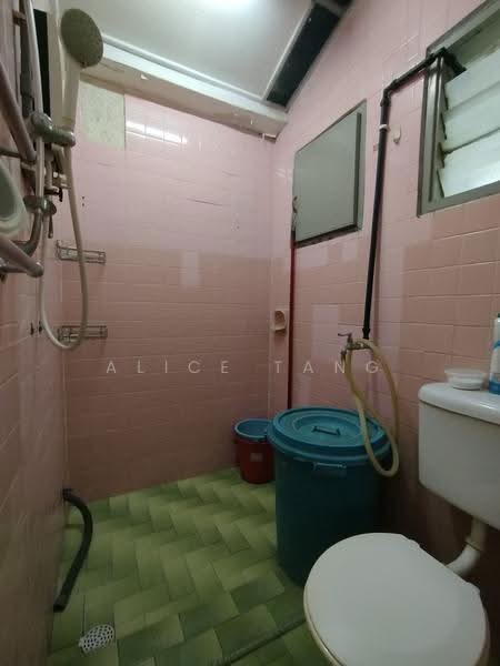 1-storey Terraced House for Sale in Taman Salak Selatan (Salak South) - Alice Tang - Bathroom - PropertyGuru.com.my