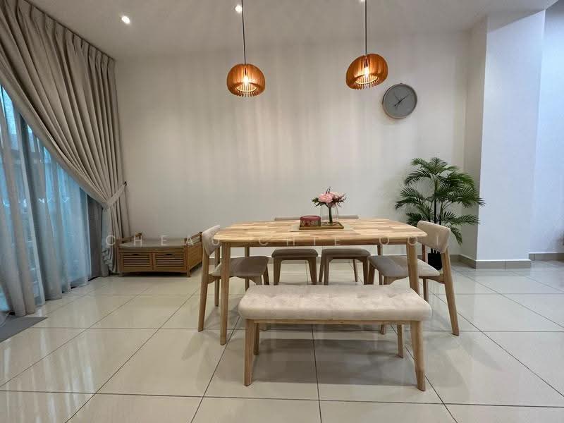 Rumah Teres untuk Disewa di Bandar Cassia (Batu Kawan) - Cheau Chie Ooi - Dining Room - PropertyGuru.com.my